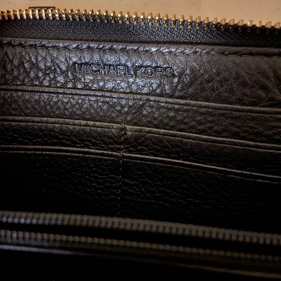 Michael Kors Black Continental Zip Leather Wallet with DUSTY - Picture 3 of 3